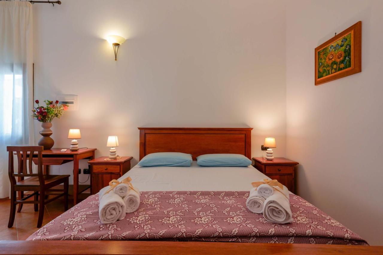 Bed And Breakfast Cairoli Exclusive Room San Pietro Vernotico Exterior foto